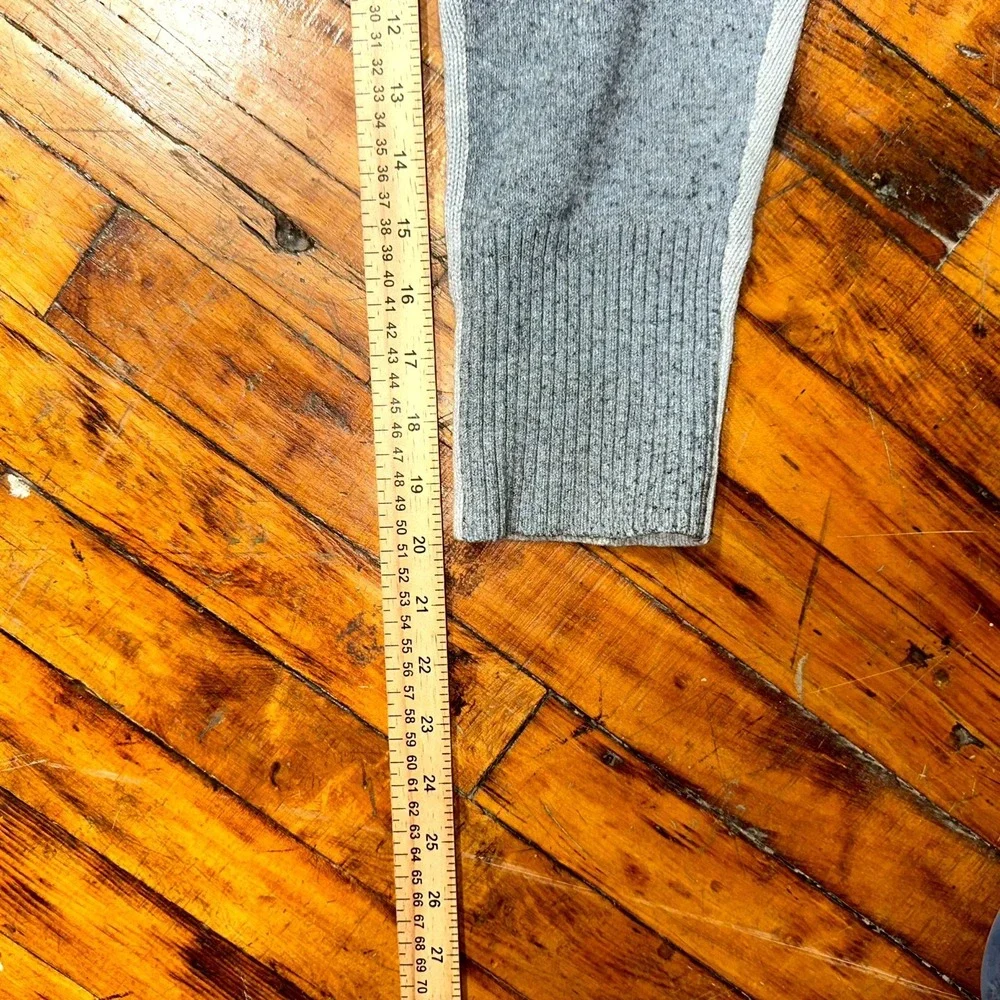 Tommy Hilfiger Sweater Men's 2XL Gray Knit Long Sleeve Script Logo Crew Neck‎